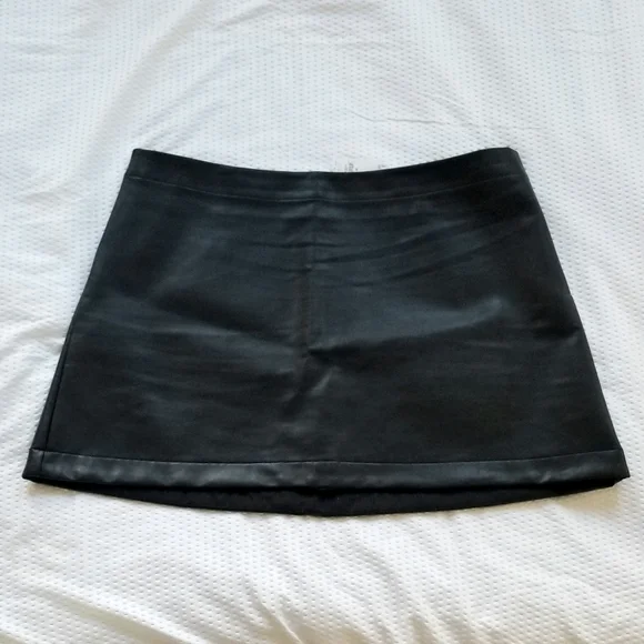 NWT Gap Faux Leather Mini Skirt - Picture 4 of 8